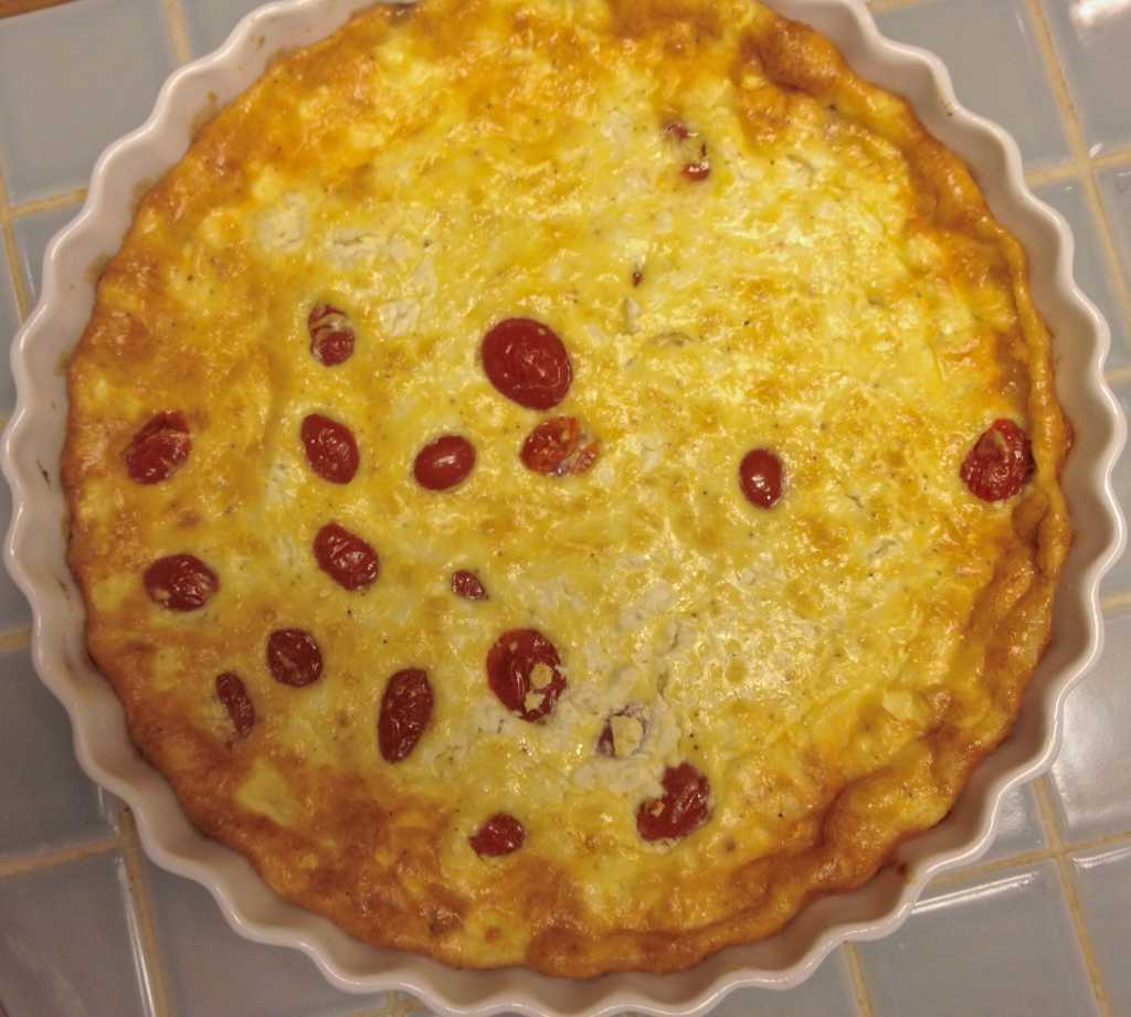 Roasted Tomato and Feta Crustless Quiche via zagleft 2