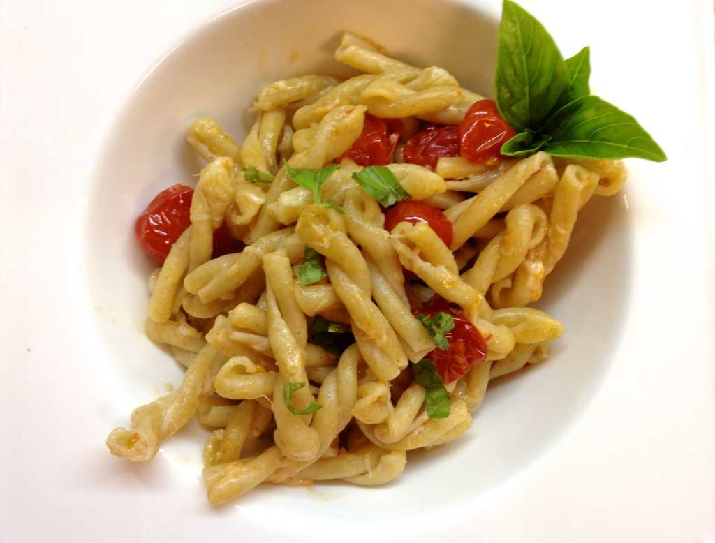 Gemelli with Tomatoes, Basil and Garlic from Zagleft - 2
